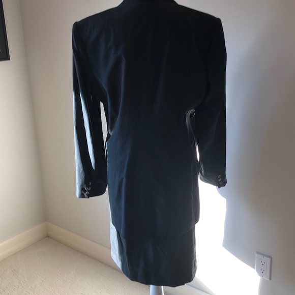 Diane Gillman suit - Picture 2 of 4